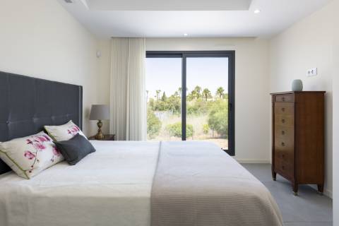 Moradia nova geminada V3 em condomínio privado - Vilamoura