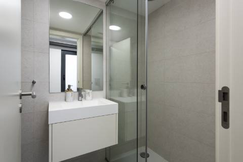 Moradia nova geminada V3 em condomínio privado - Vilamoura