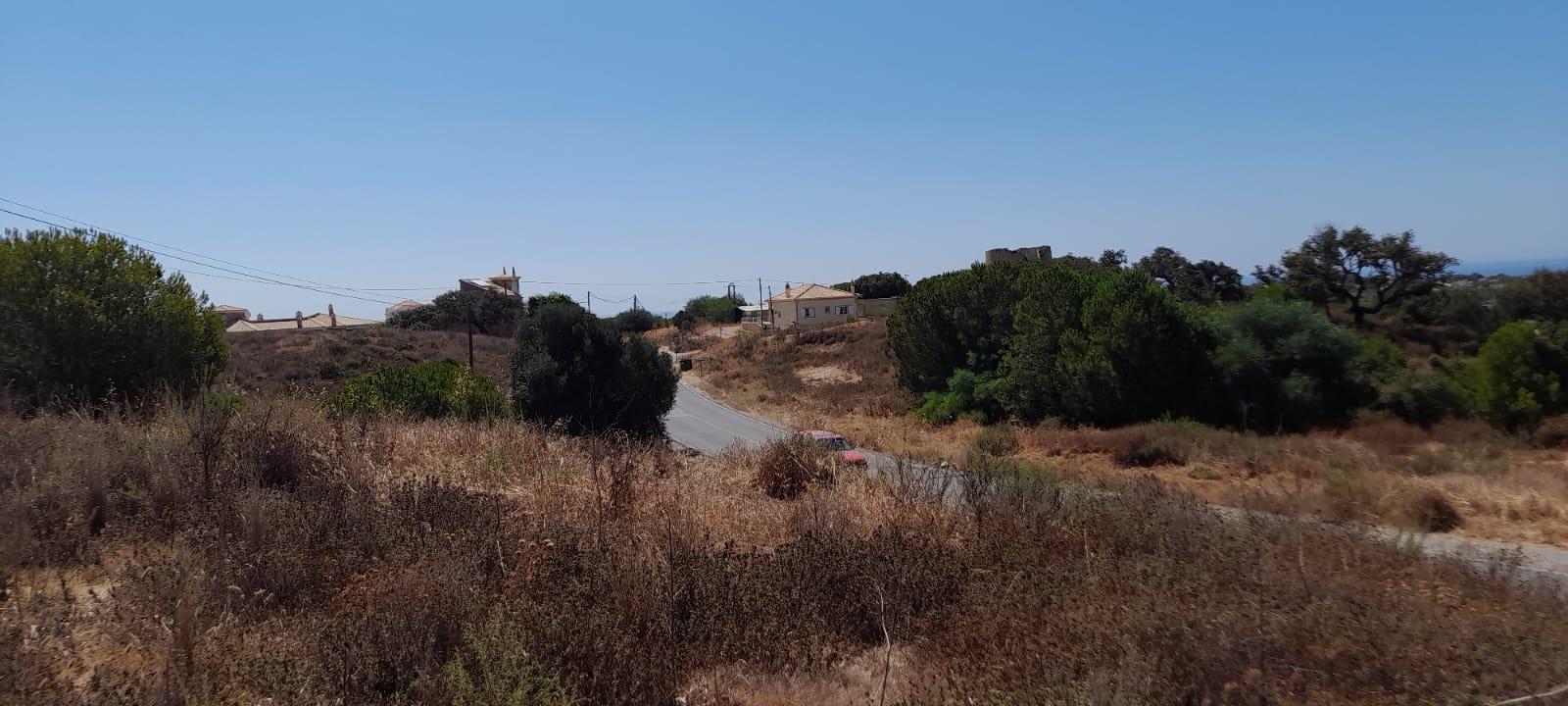 Terreno com moinho - Albufeira