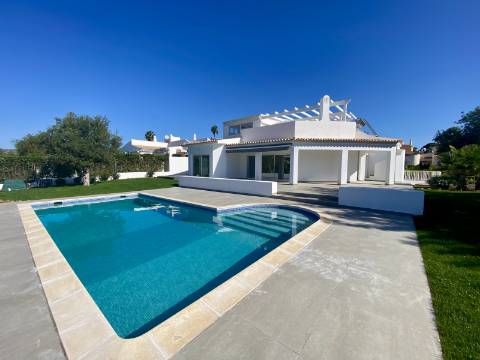 Casa Contemporânea de luxo V3 + 1 - Vilamoura