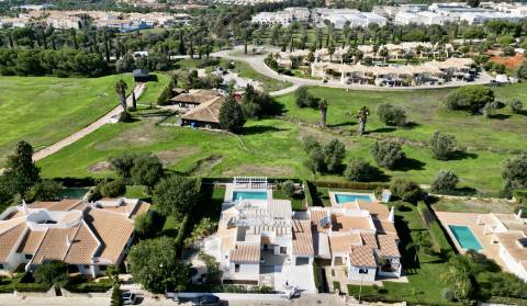 Casa Contemporânea de luxo V3 + 1 - Vilamoura