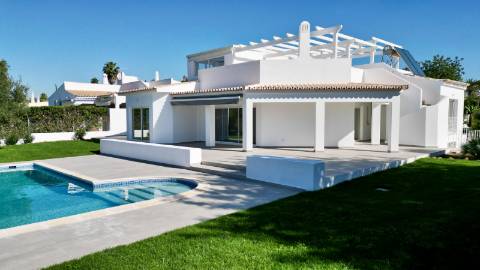 Casa Contemporânea de luxo V3 + 1 - Vilamoura