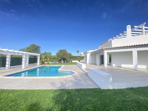 Casa Contemporânea de luxo V3 + 1 - Vilamoura