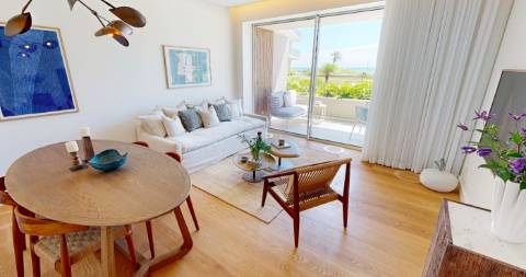 Novo apartamento T2, frente mar - Quarteira