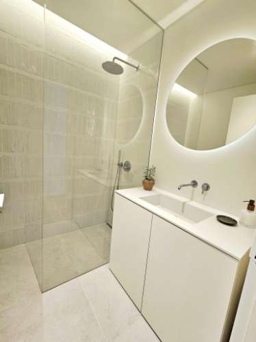 Novo apartamento T2, frente mar - Quarteira