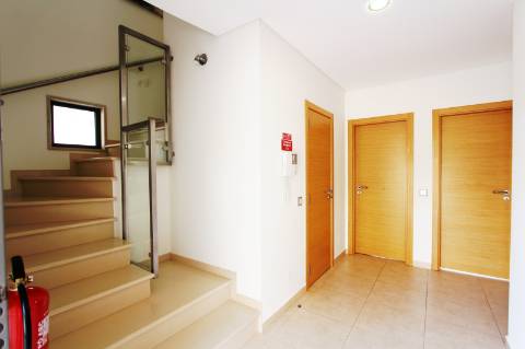 Casa em banda situada num condomínio fechado em Albufeira- Branqueira