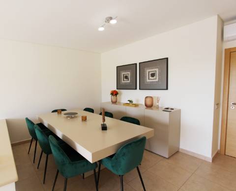 Casa em banda situada num condomínio fechado em Albufeira- Branqueira