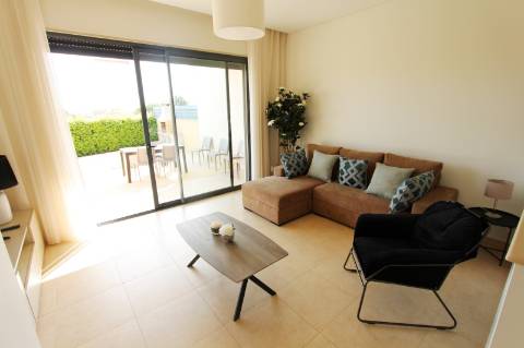 Casa em banda situada num condomínio fechado em Albufeira- Branqueira