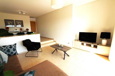 Casa em banda situada num condomínio fechado em Albufeira- Branqueira