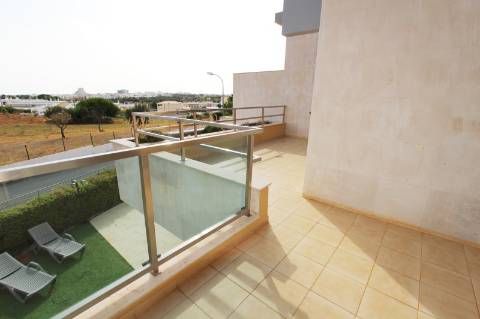 Casa em banda situada num condomínio fechado em Albufeira- Branqueira