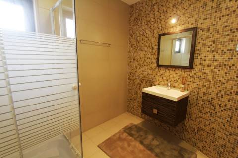 Casa em banda situada num condomínio fechado em Albufeira- Branqueira