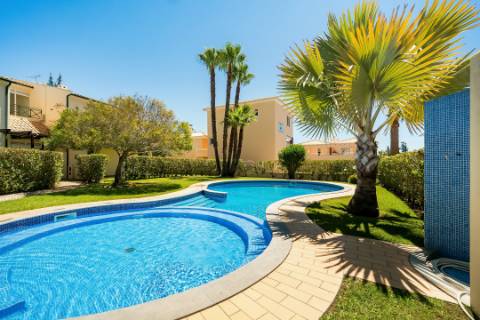 Penthouse T1 com Terraço Espaçoso - Vilamoura