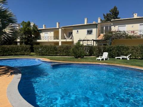 Penthouse T1 com Terraço Espaçoso - Vilamoura