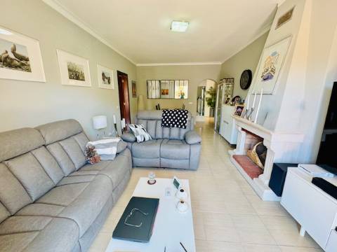 Penthouse T1 com Terraço Espaçoso - Vilamoura