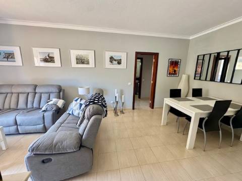 Penthouse T1 com Terraço Espaçoso - Vilamoura