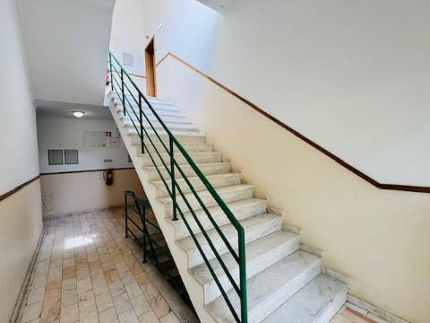 Penthouse T1 com Terraço Espaçoso - Vilamoura