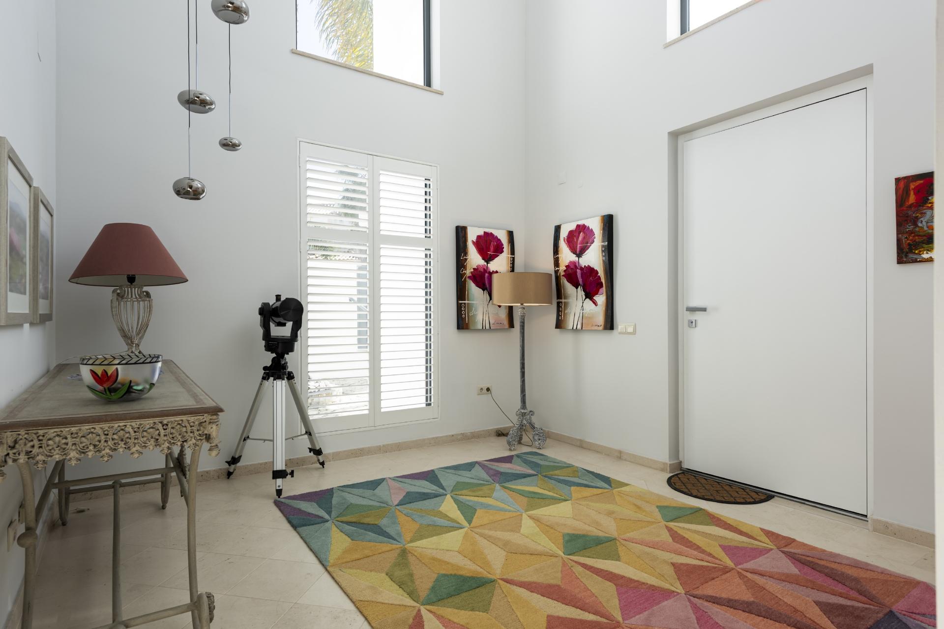 Moradia T4 com piscina e jardim - CONTRATO DE ARRENDAMENTO ANUAL