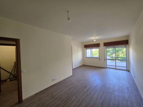 Apartamento T2 - Loulé, arrendamento anual