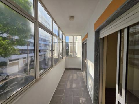 Apartamento T2 - Loulé, arrendamento anual