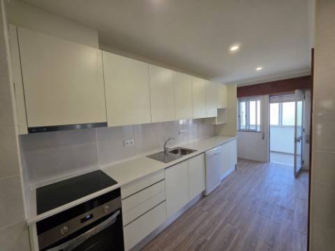 Apartamento T2 - Loulé, arrendamento anual