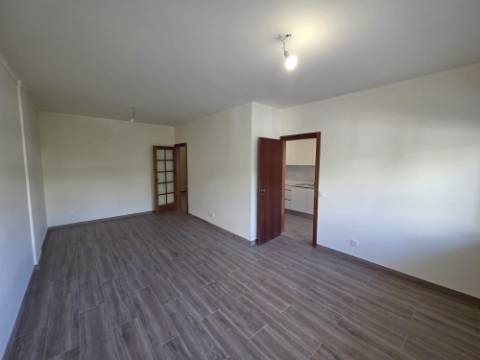 Apartamento T2 - Loulé, arrendamento anual