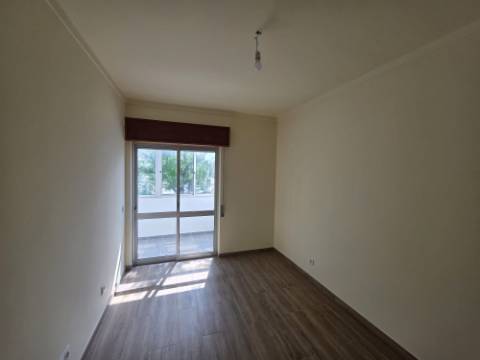 Apartamento T2 - Loulé, arrendamento anual