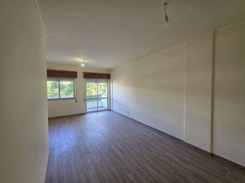 Apartamento T2 - Loulé, arrendamento anual
