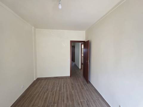 Apartamento T2 - Loulé, arrendamento anual