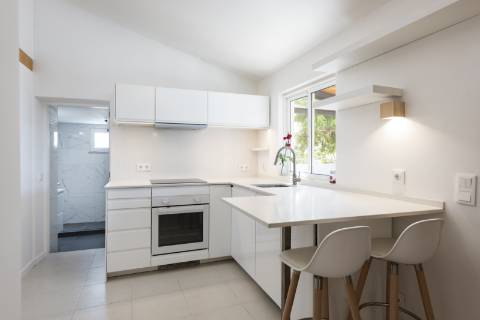 Moradia V1+1 - Santa barbara de Nexe