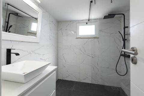 Moradia V1+1 - Santa barbara de Nexe