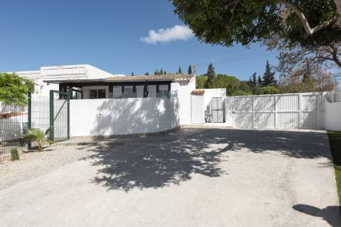 Moradia V1+1 - Santa barbara de Nexe