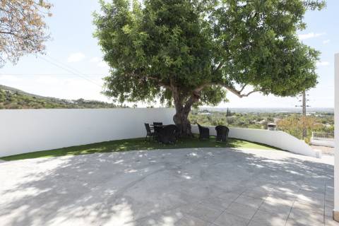 Moradia V1+1 - Santa barbara de Nexe