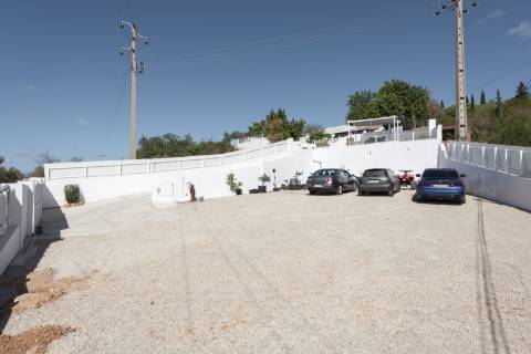 Moradia V1+1 - Santa barbara de Nexe