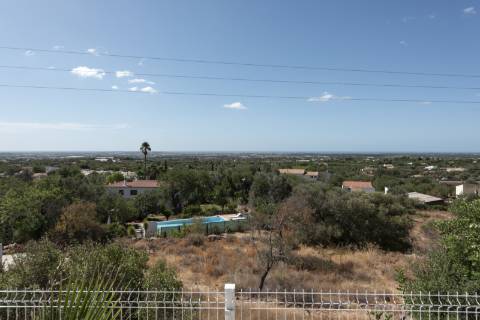 Moradia V1+1 - Santa barbara de Nexe