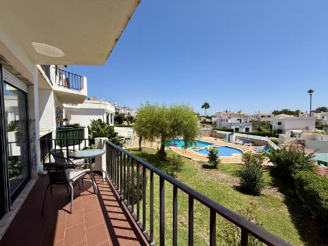 Para Alugar - Apartamento T2, Condomínio com Piscina, Guia