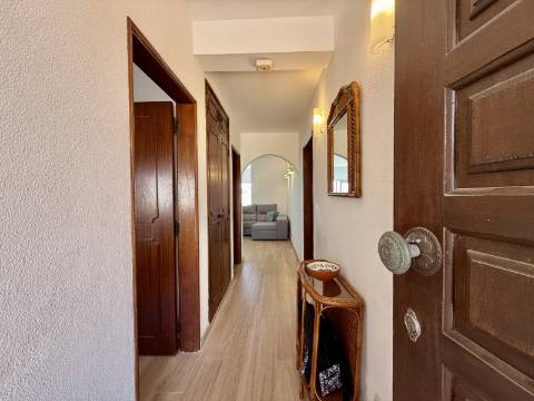 Para Alugar - Apartamento T2, Condomínio com Piscina, Guia