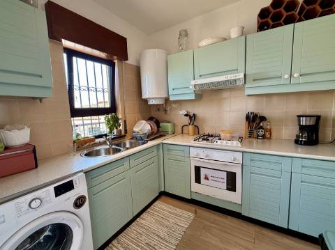 Para Alugar - Apartamento T2, Condomínio com Piscina, Guia