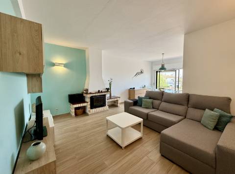 Para Alugar - Apartamento T2, Condomínio com Piscina, Guia