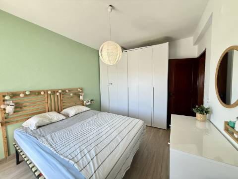 Para Alugar - Apartamento T2, Condomínio com Piscina, Guia