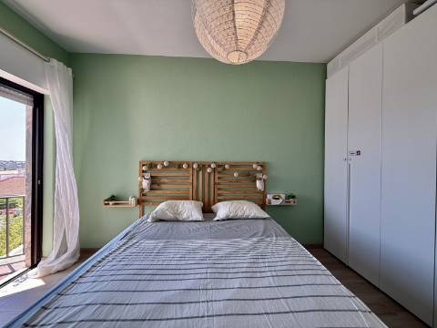 Para Alugar - Apartamento T2, Condomínio com Piscina, Guia