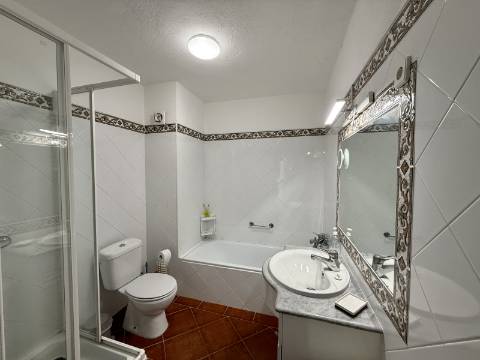 Para Alugar - Apartamento T2, Condomínio com Piscina, Guia