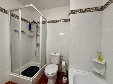 Para Alugar - Apartamento T2, Condomínio com Piscina, Guia