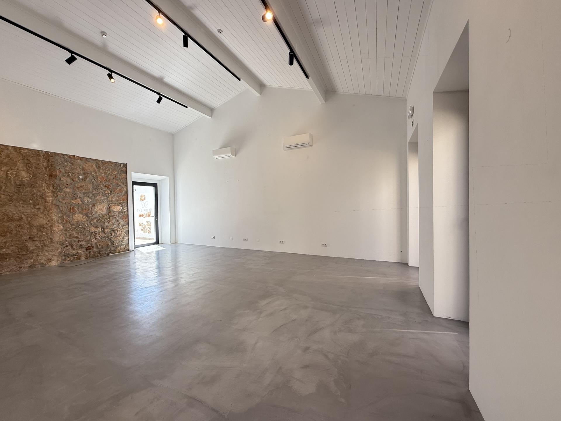 Magnífico espaço comercial renovado - Centro de Loulé