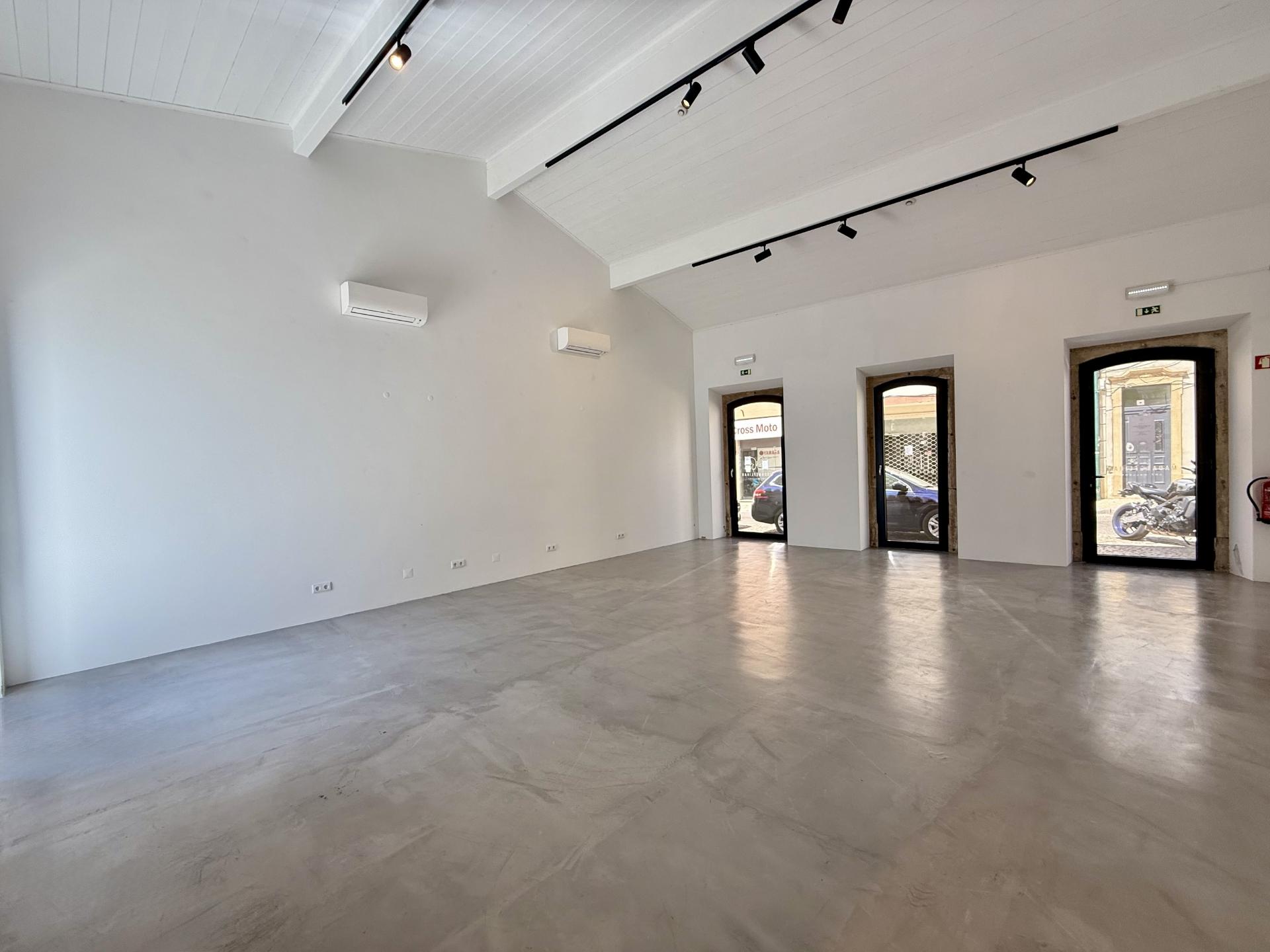 Magnífico espaço comercial renovado - Centro de Loulé