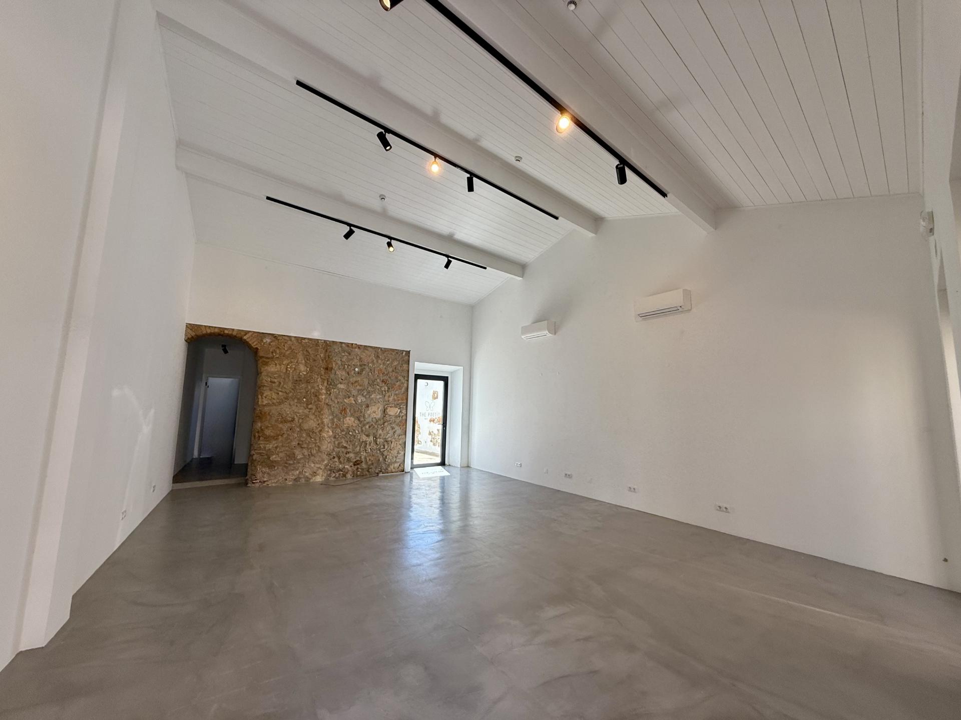Magnífico espaço comercial renovado - Centro de Loulé