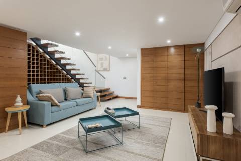 Luxuosa moradia geminada duplex com piscina privada em Vale do Lobo