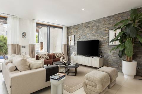 Luxuosa moradia geminada duplex com piscina privada em Vale do Lobo