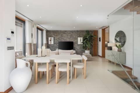 Luxuosa moradia geminada duplex com piscina privada em Vale do Lobo