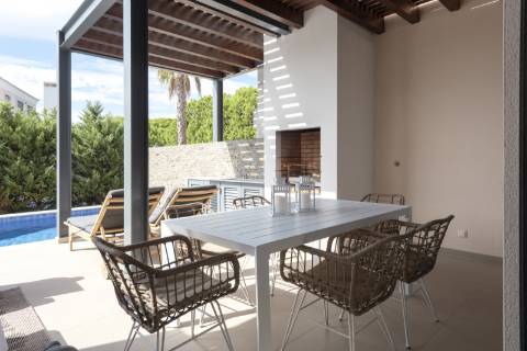 Luxuosa moradia geminada duplex com piscina privada em Vale do Lobo