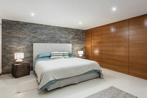 Luxuosa moradia geminada duplex com piscina privada em Vale do Lobo